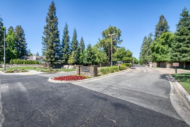 2802 W Downing Court, Fresno, CA 93711
