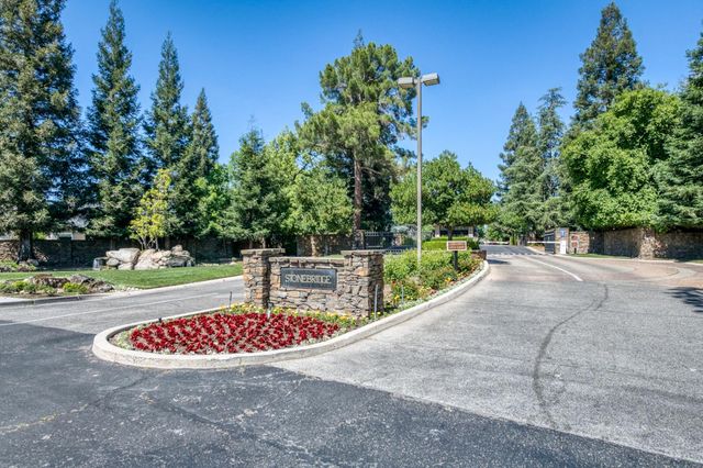 2802 W Downing Court, Fresno, CA 93711