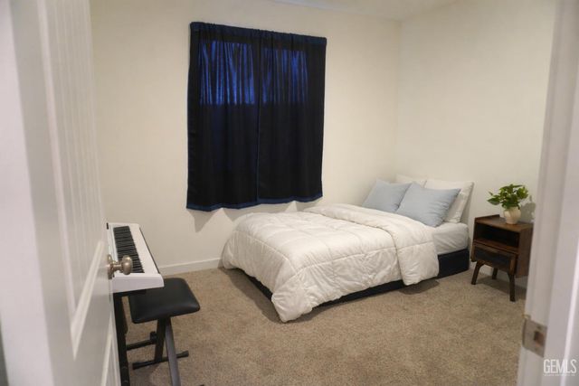 7307 Millers Point Lane, Bakersfield, CA 93307