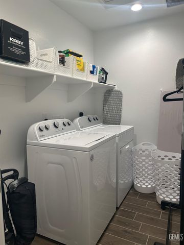 7307 Millers Point Lane, Bakersfield, CA 93307