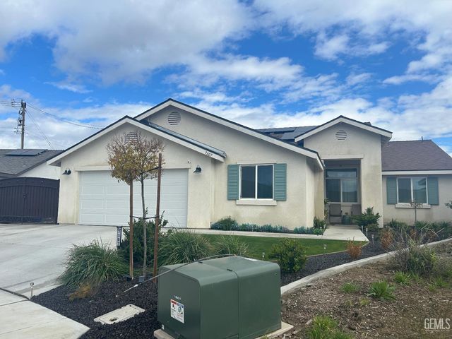 7307 Millers Point Lane, Bakersfield, CA 93307