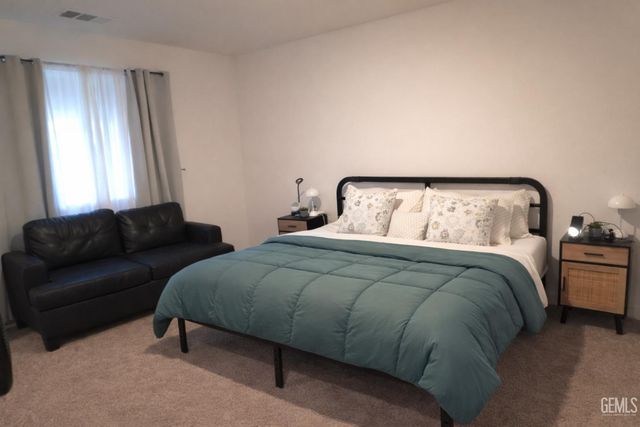 7307 Millers Point Lane, Bakersfield, CA 93307