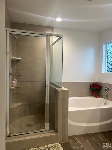 7307 Millers Point Lane, Bakersfield, CA 93307