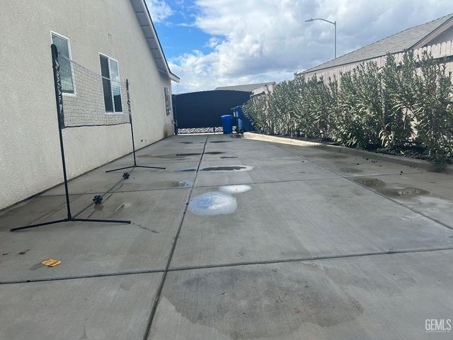 7307 Millers Point Lane, Bakersfield, CA 93307