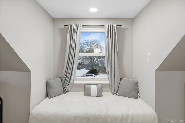 7 Woodbrook Drive, Ridge, NY 11961