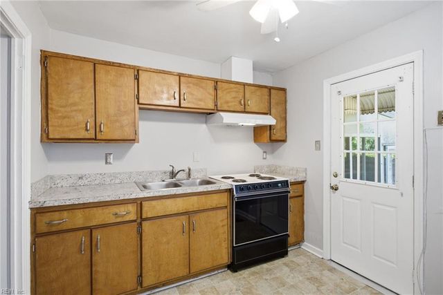 1245 17th ST, Newport News, VA 23607