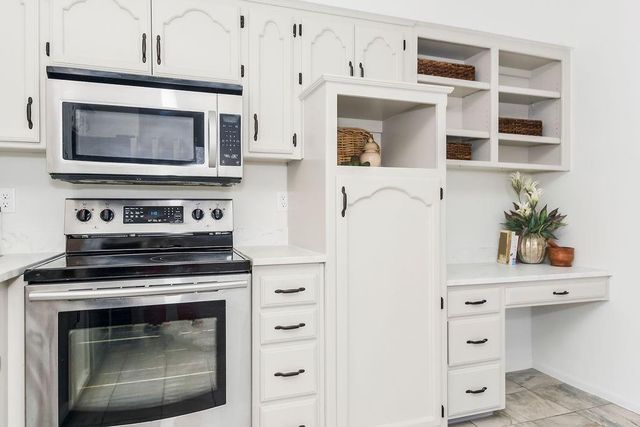 224 SW Pinetree Lane, Lee's Summit, MO 64063