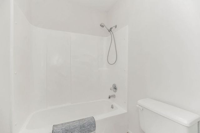 224 SW Pinetree Lane, Lee's Summit, MO 64063