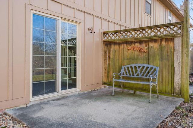 224 SW Pinetree Lane, Lee's Summit, MO 64063