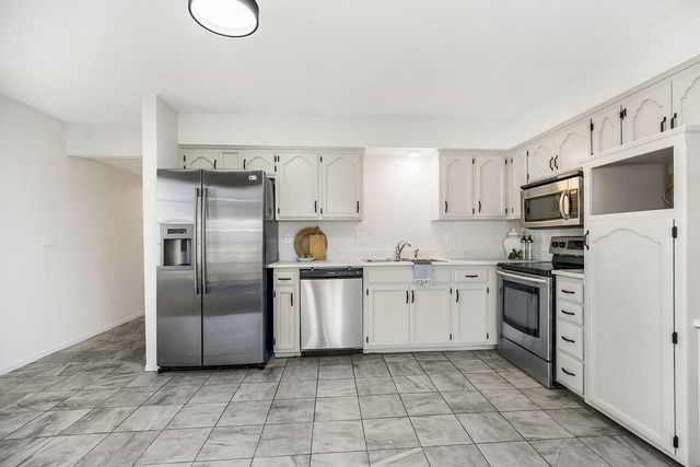 224 SW Pinetree Lane, Lee's Summit, MO 64063