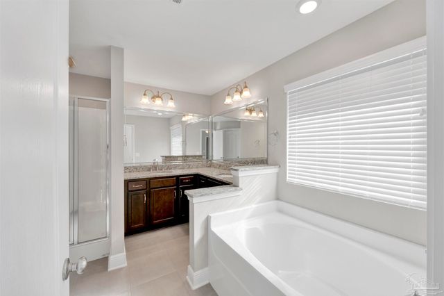 5521 Dunridge Dr, Pace, FL 32571