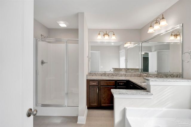 5521 Dunridge Dr, Pace, FL 32571