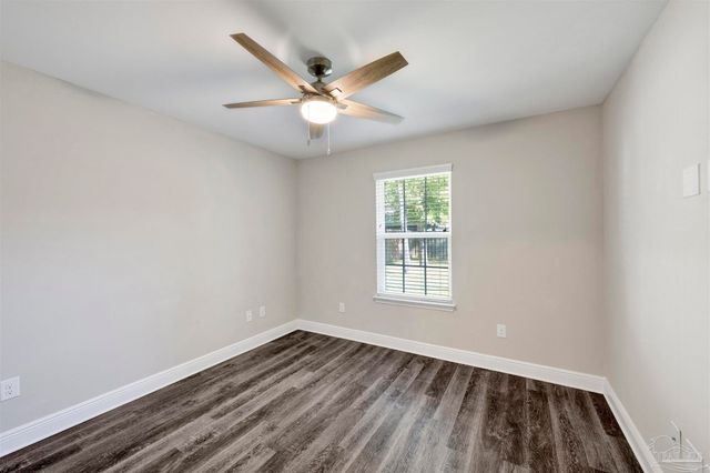 5521 Dunridge Dr, Pace, FL 32571