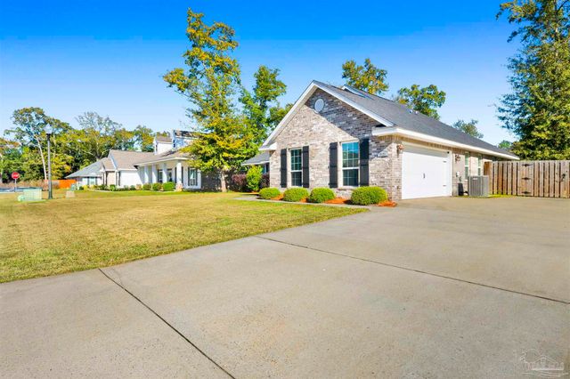 5521 Dunridge Dr, Pace, FL 32571