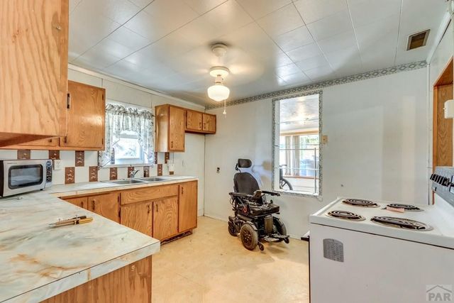 704 W Jefferson St, Trinidad, CO 81082