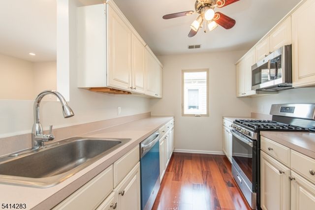 140 Sunrise Dr, Hanover Twp., NJ 07981