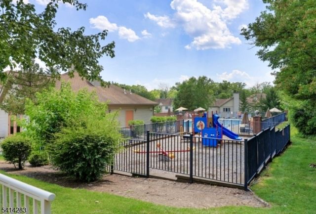 140 Sunrise Dr, Hanover Twp., NJ 07981