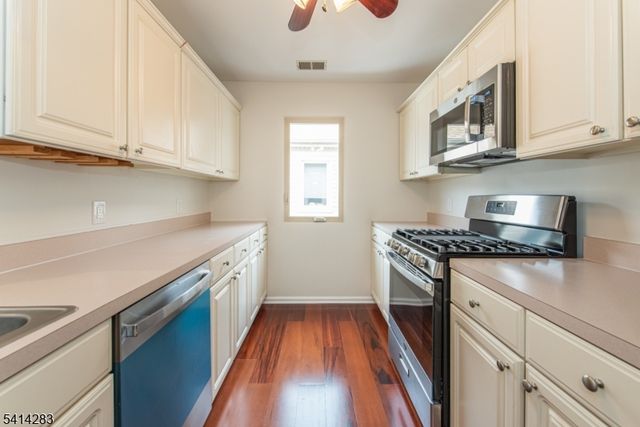 140 Sunrise Dr, Hanover Twp., NJ 07981