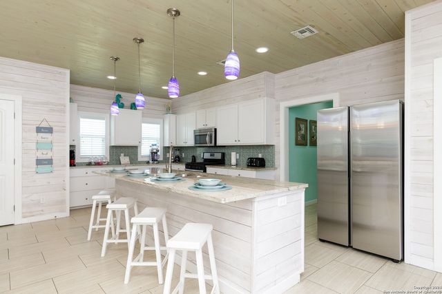624 Banyan Beach Dr, Port Aransas, TX 78373