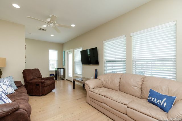 624 Banyan Beach Dr, Port Aransas, TX 78373
