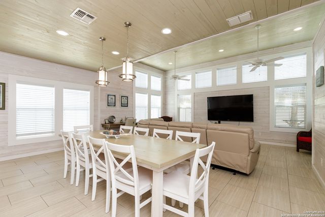 624 Banyan Beach Dr, Port Aransas, TX 78373