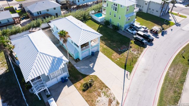 624 Banyan Beach Dr, Port Aransas, TX 78373