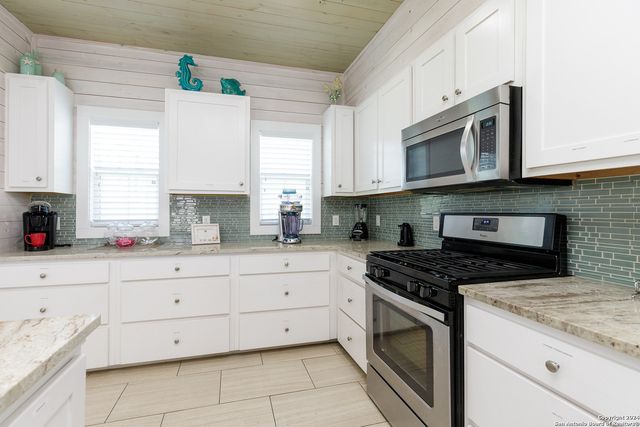 624 Banyan Beach Dr, Port Aransas, TX 78373