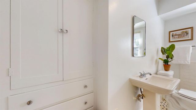 807 E Peralta Way, Fresno, CA 93704