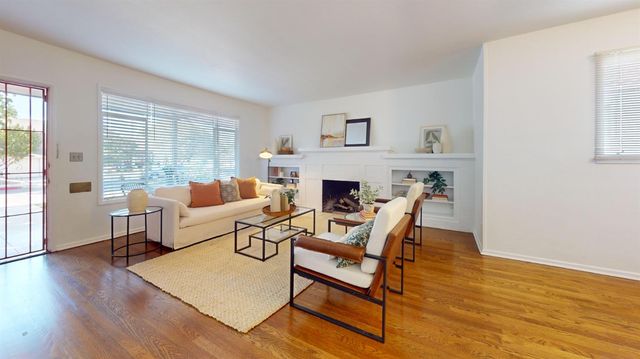 807 E Peralta Way, Fresno, CA 93704