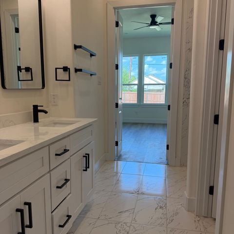 2701 S Jones Street, Fort Worth, TX 76104