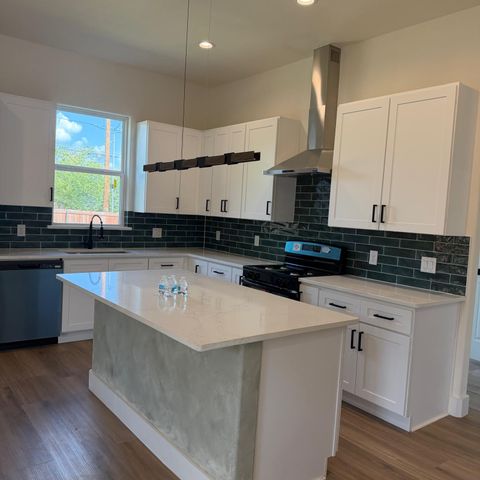2701 S Jones Street, Fort Worth, TX 76104