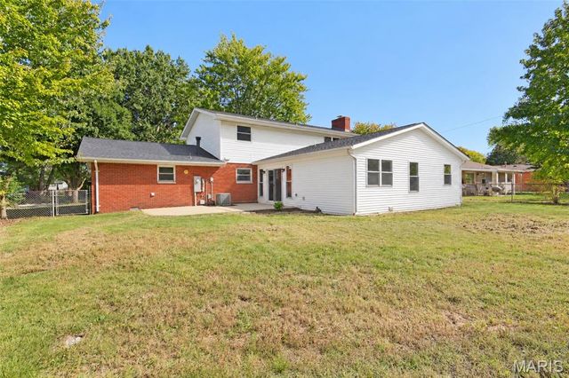 107 STACY Drive, Fairview Heights, IL 62208