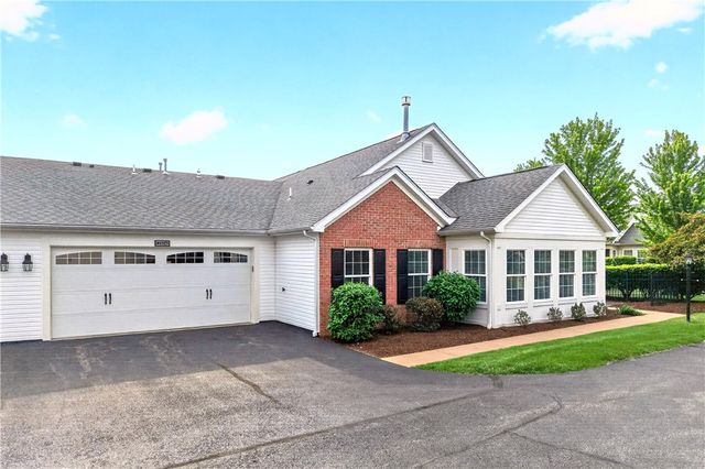 2104 Isleworth Ln, Cranberry Twp, PA 16066