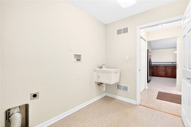 2104 Isleworth Ln, Cranberry Twp, PA 16066