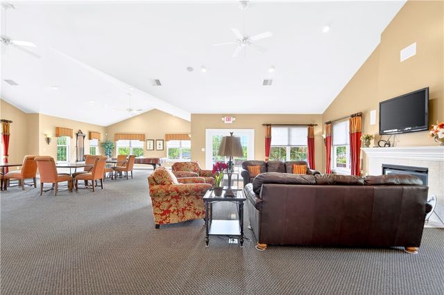 2104 Isleworth Ln, Cranberry Twp, PA 16066
