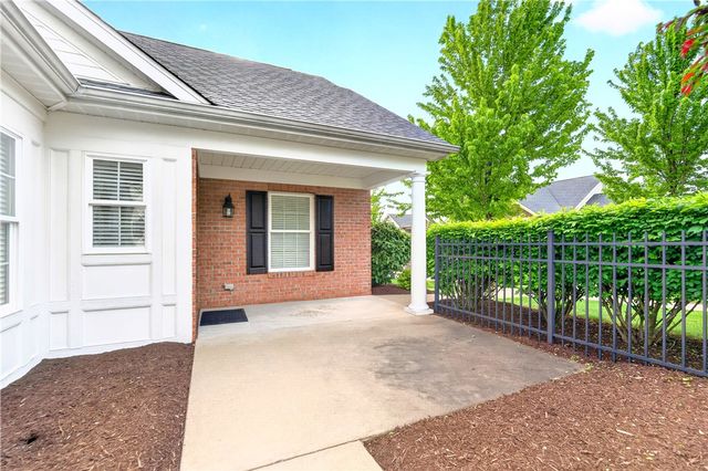 2104 Isleworth Ln, Cranberry Twp, PA 16066