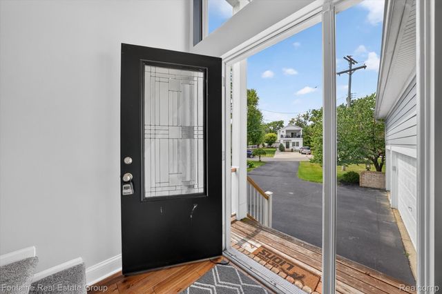 240 Rosebud Court, Walled Lake, MI 48390