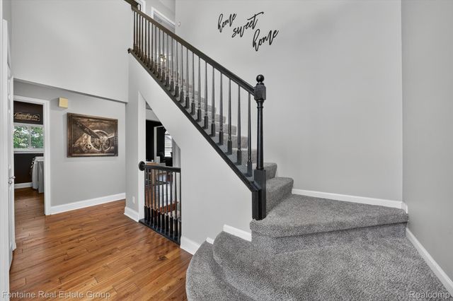 240 Rosebud Court, Walled Lake, MI 48390