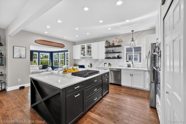 240 Rosebud Court, Walled Lake, MI 48390