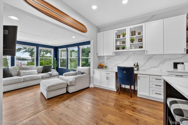 240 Rosebud Court, Walled Lake, MI 48390