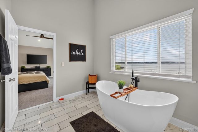 240 Rosebud Court, Walled Lake, MI 48390