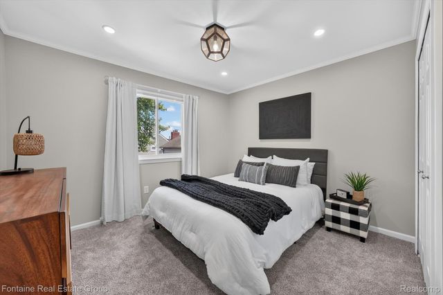 240 Rosebud Court, Walled Lake, MI 48390