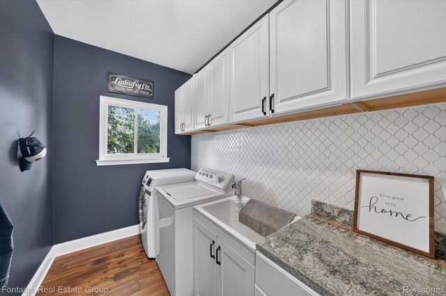 240 Rosebud Court, Walled Lake, MI 48390