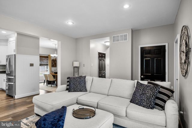 53 CRANBERRY LN, Delran, NJ 08075