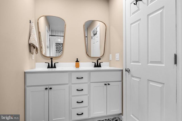 53 CRANBERRY LN, Delran, NJ 08075