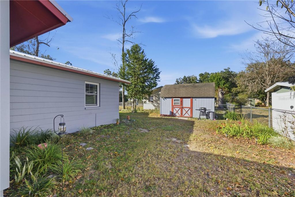 Image 21 of property listing at 26510 SW 4TH AVENUE, Newberry, FL 32669