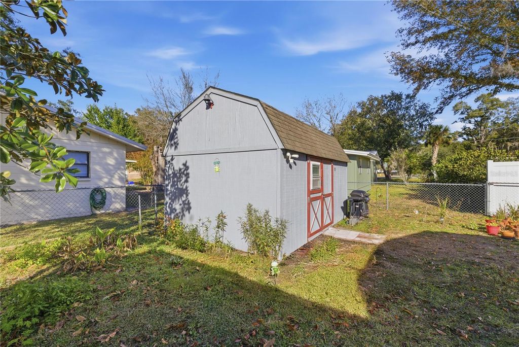 Image 22 of property listing at 26510 SW 4TH AVENUE, Newberry, FL 32669