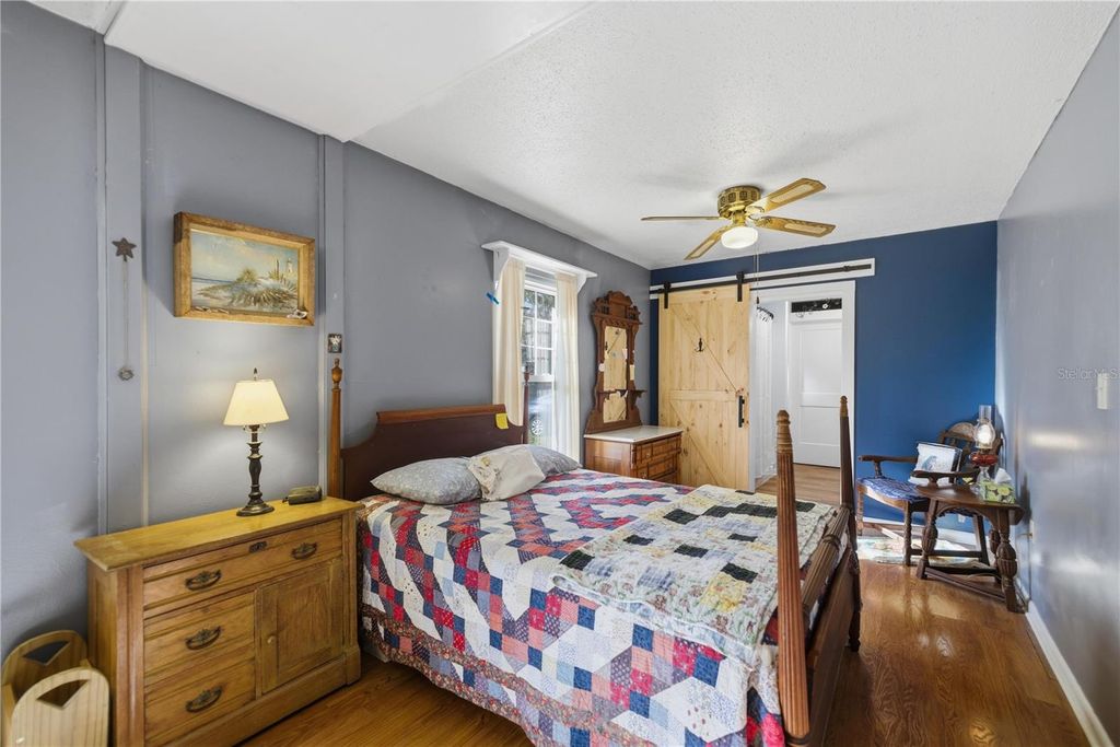 Image 9 of property listing at 26510 SW 4TH AVENUE, Newberry, FL 32669