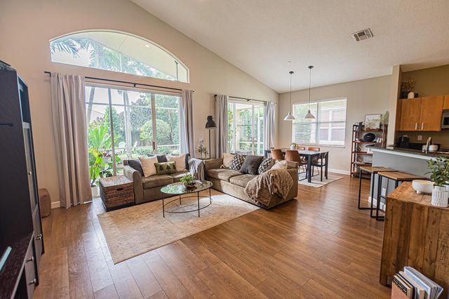 119 NW Willow Grove Avenue, Port St Lucie, FL 34986