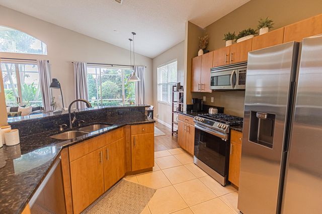 119 NW Willow Grove Avenue, Port St Lucie, FL 34986